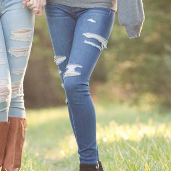 American Eagle Distressed Skinny Blue Jeans - Picture 3 of 3